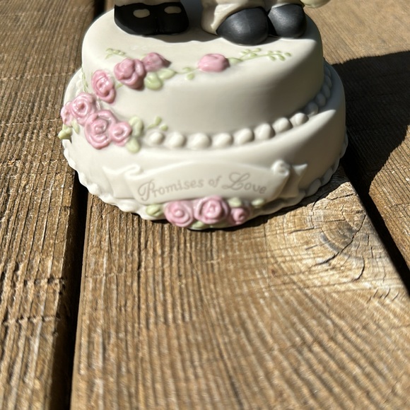 Kim Anderson Promises of Love Musical figurine.  Plays wedding march - Picture 3 of 5